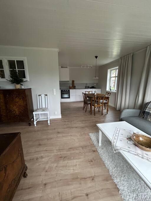 Ny Laegenhet I Vesene Ljung Exterior foto